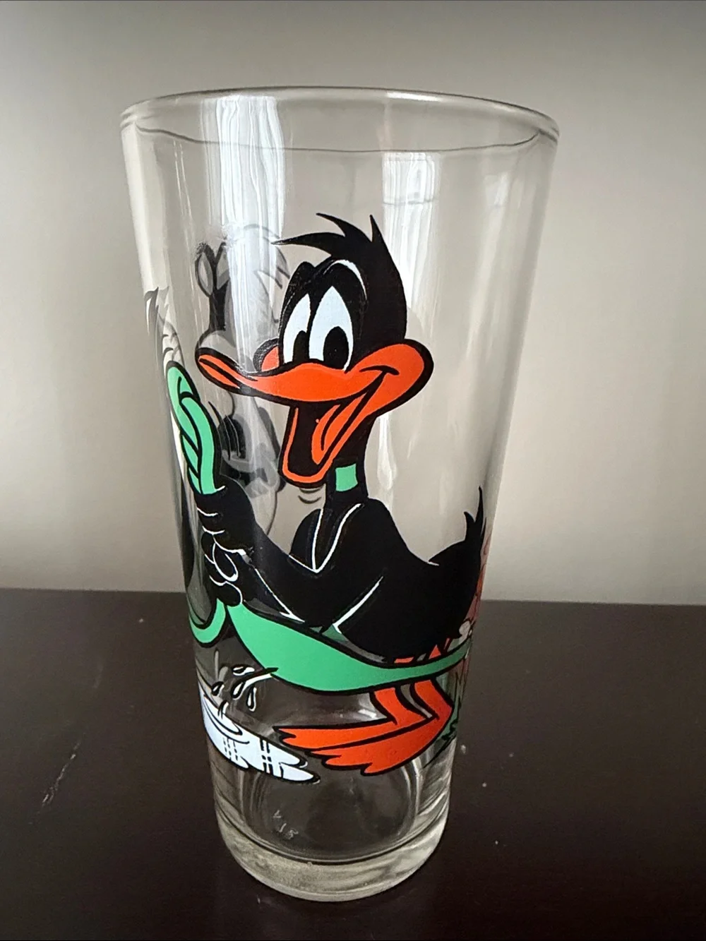Vintage 1976 Cartoon Daffy Duck and Pepe Le Pew Drinking Glass